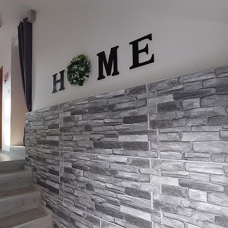 Modernes Appartement HOME near Erfurt, mit Kaffeevollautomat, Entertainmentpaket, WLAN , Einkaufsmöglichkeiten und kostenlosen Parkplatz für PKW und Transporter Elxleben Exterior foto