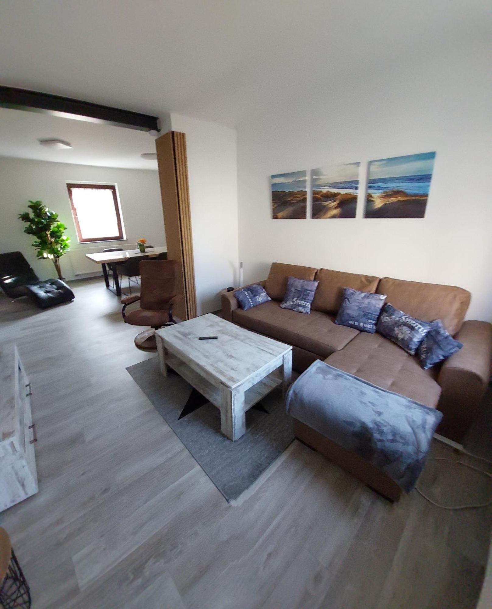 Modernes Appartement HOME near Erfurt, mit Kaffeevollautomat, Entertainmentpaket, WLAN , Einkaufsmöglichkeiten und kostenlosen Parkplatz für PKW und Transporter Elxleben Exterior foto