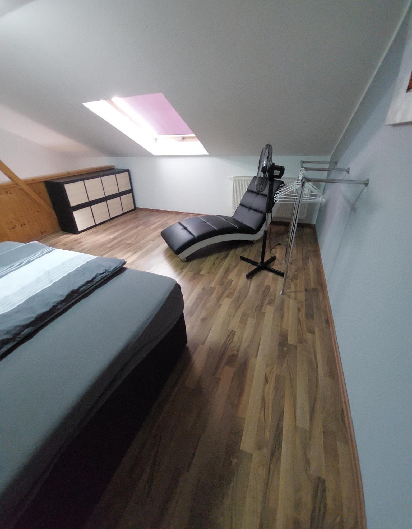 Modernes Appartement HOME near Erfurt, mit Kaffeevollautomat, Entertainmentpaket, WLAN , Einkaufsmöglichkeiten und kostenlosen Parkplatz für PKW und Transporter Elxleben Exterior foto