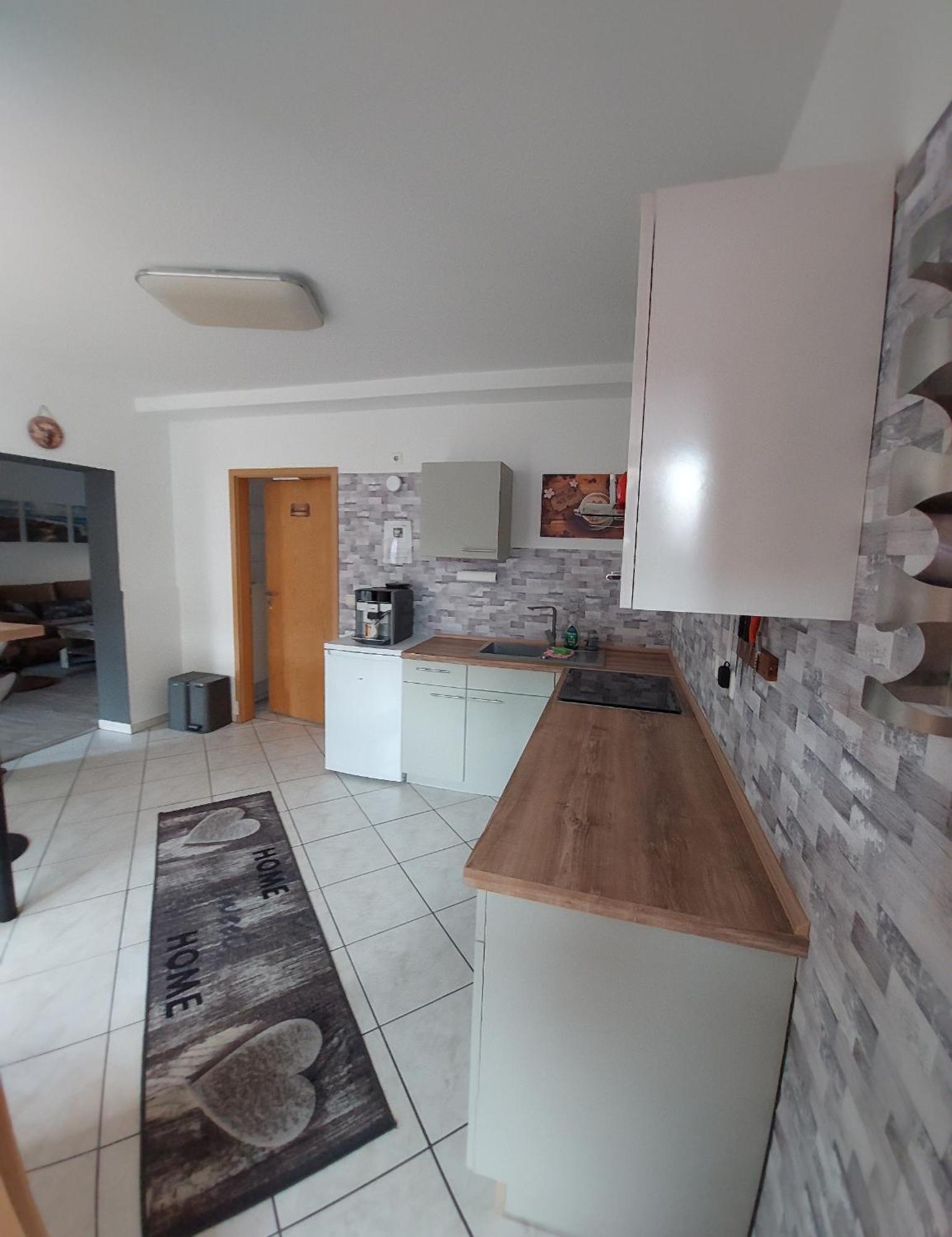 Modernes Appartement HOME near Erfurt, mit Kaffeevollautomat, Entertainmentpaket, WLAN , Einkaufsmöglichkeiten und kostenlosen Parkplatz für PKW und Transporter Elxleben Exterior foto